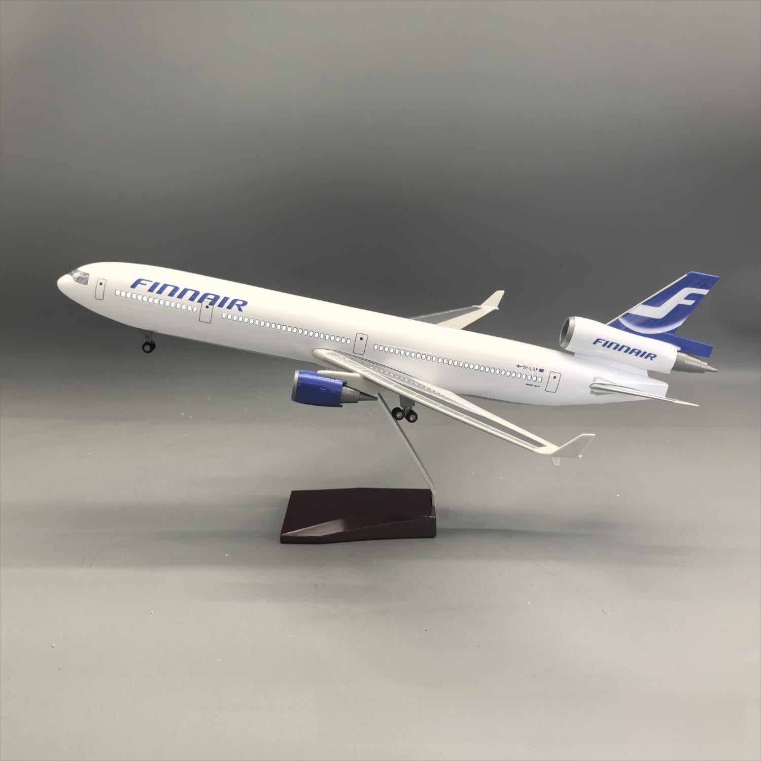 Finnair McDonnell Douglas MD-11 1:150 – 47 cm / 18.5 in – Classic Trijet Edition