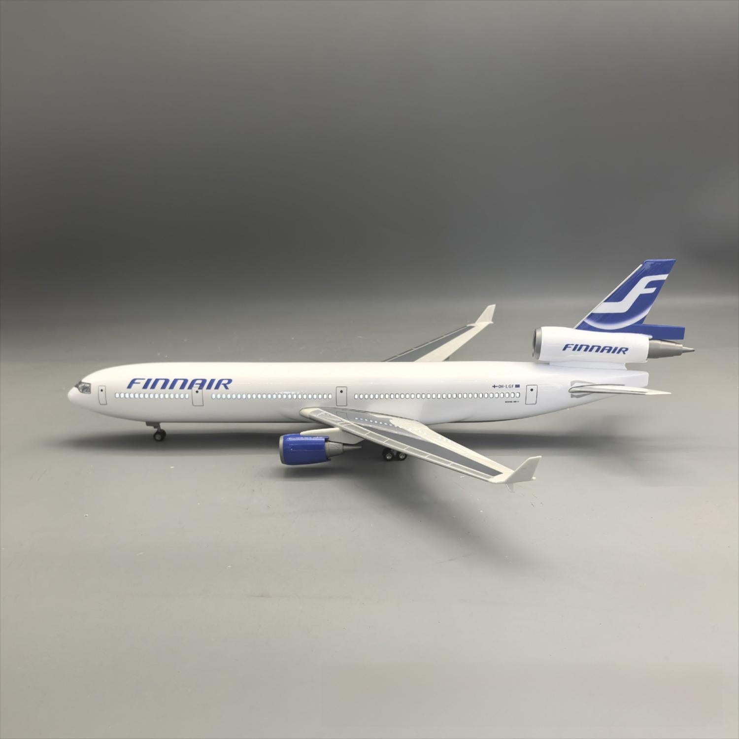 Finnair McDonnell Douglas MD-11 1:150 – 47 cm / 18.5 in – Classic Trijet Edition