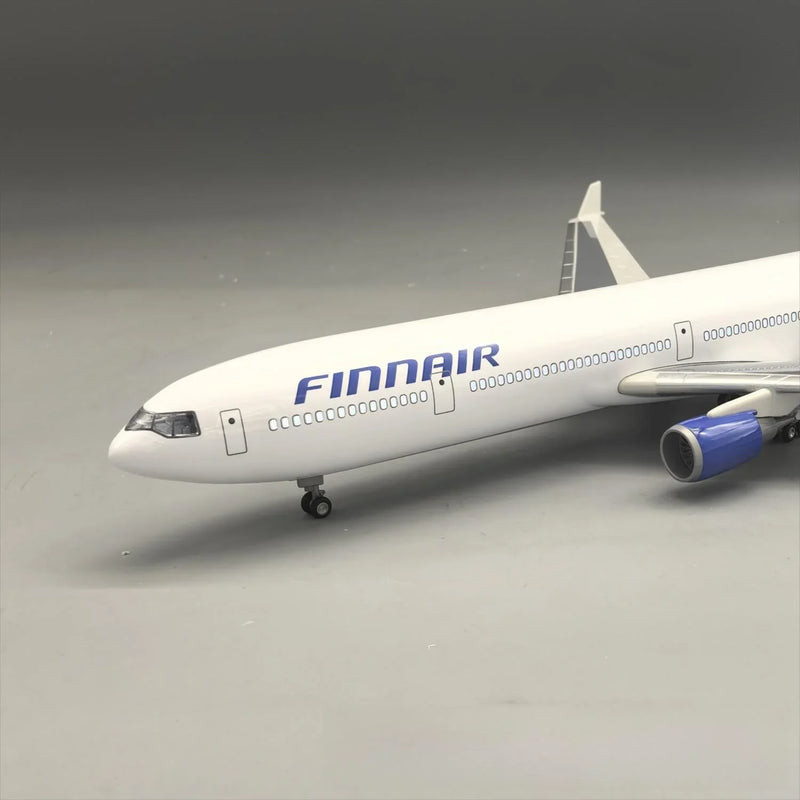 Finnair McDonnell Douglas MD-11 1:150 – 47 cm / 18.5 in – Classic Trijet Edition - Image 3