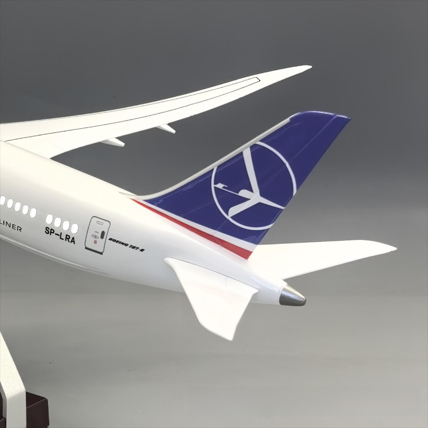 LOT Polish Airlines Boeing 787-8 1:130 – 43 cm / 16.9 in – Dreamliner Edition