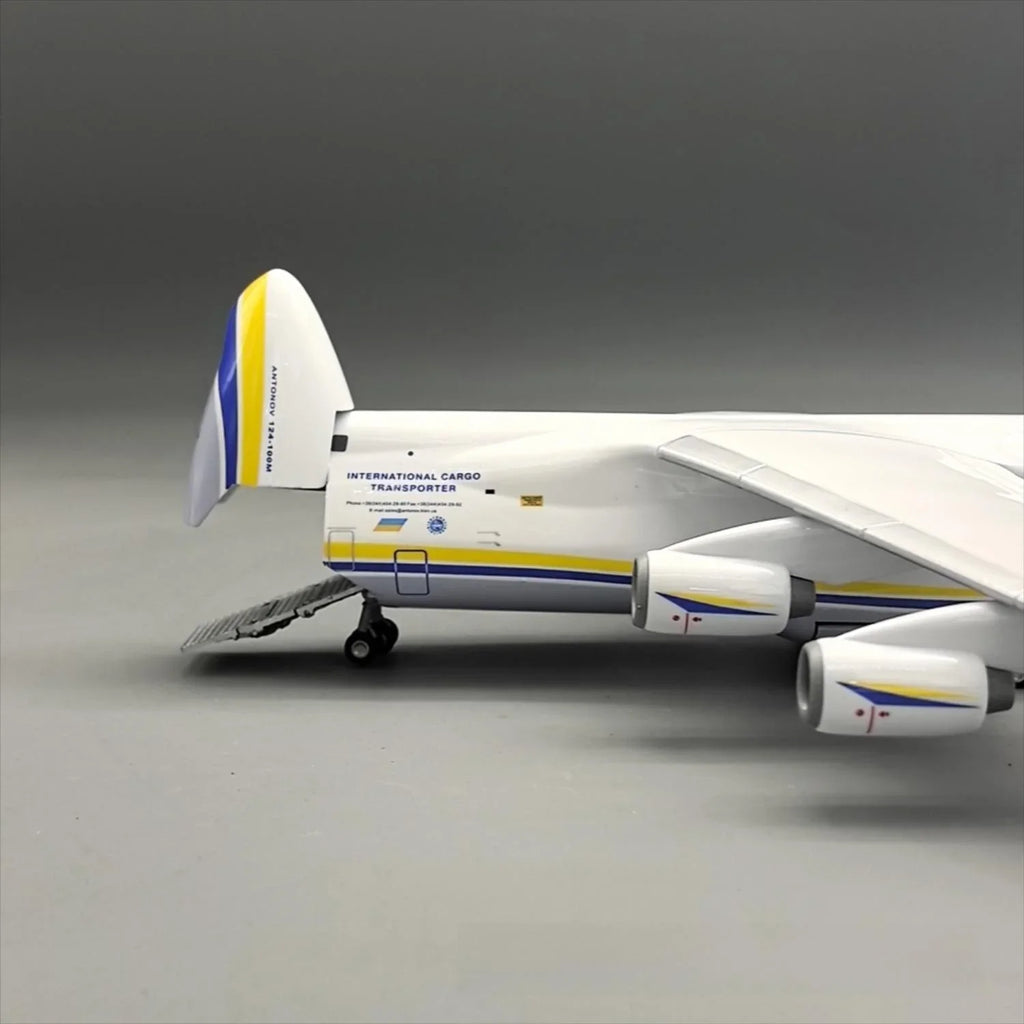 Ukraine International Antonov An-124 1:165 – 42 cm / 16.5 in