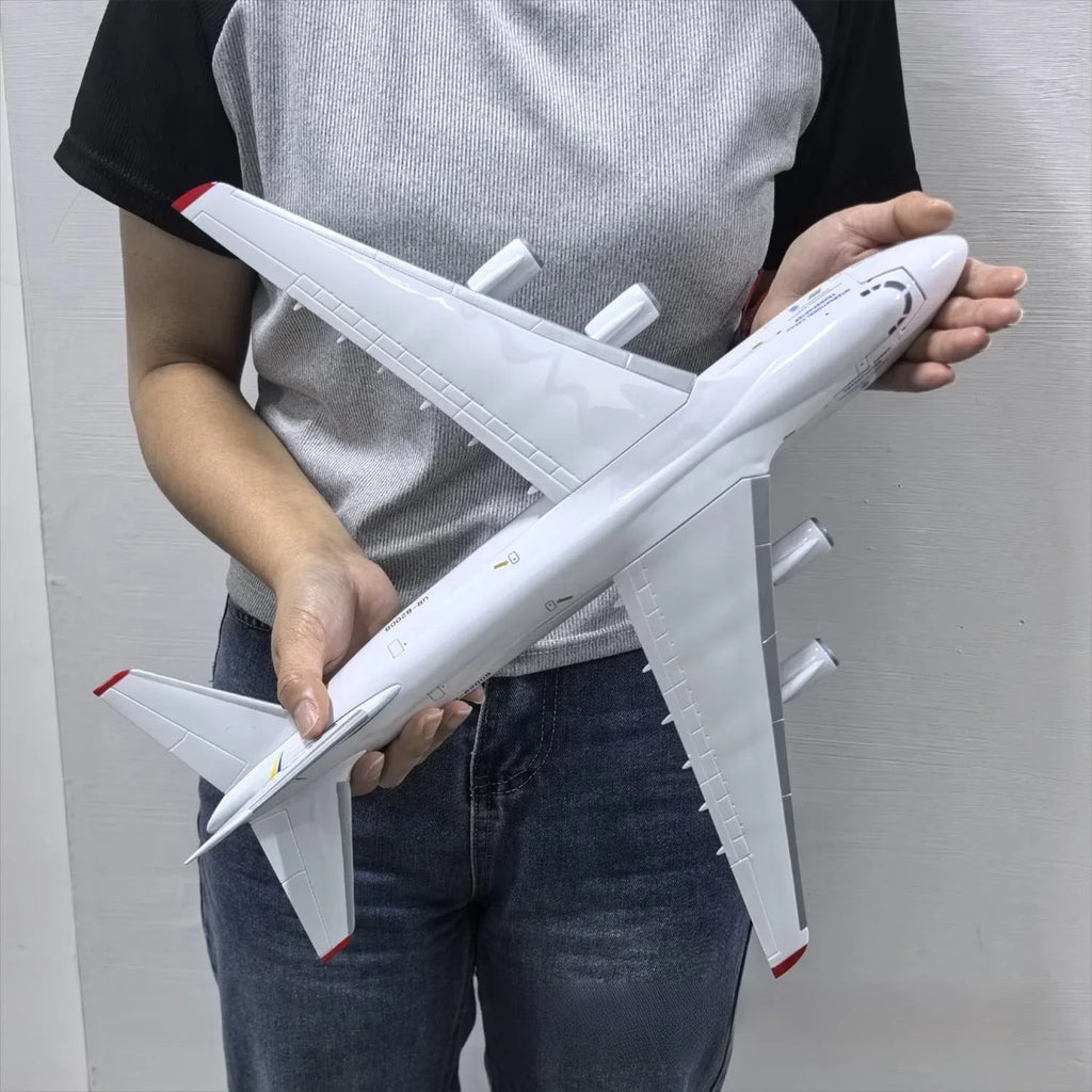 Ukraine International Antonov An-124 1:165 – 42 cm / 16.5 in