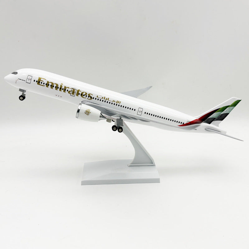 Emirates Airbus A350 – 30 cm / 11.8 in – Solid Resin Desktop Display Model