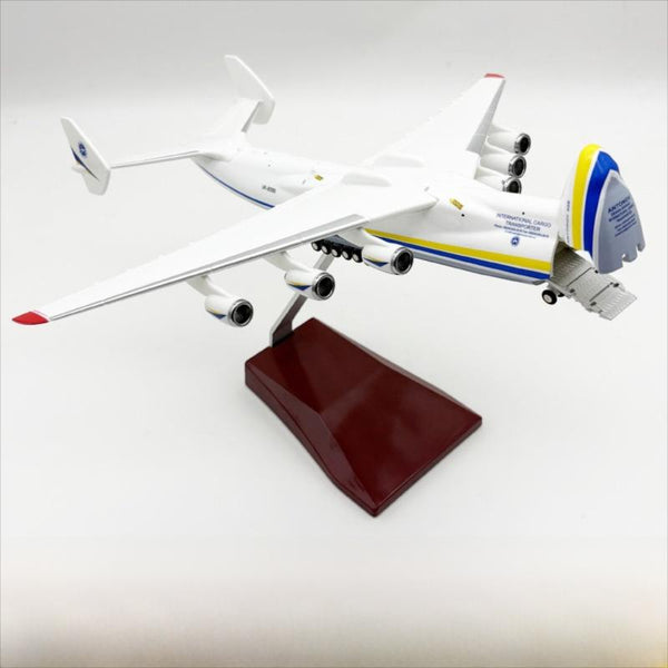 Antonov An-225 Mriya 30 cm / 11.8 in – Opening Nose Cargo Hatch Solid Resin Model
