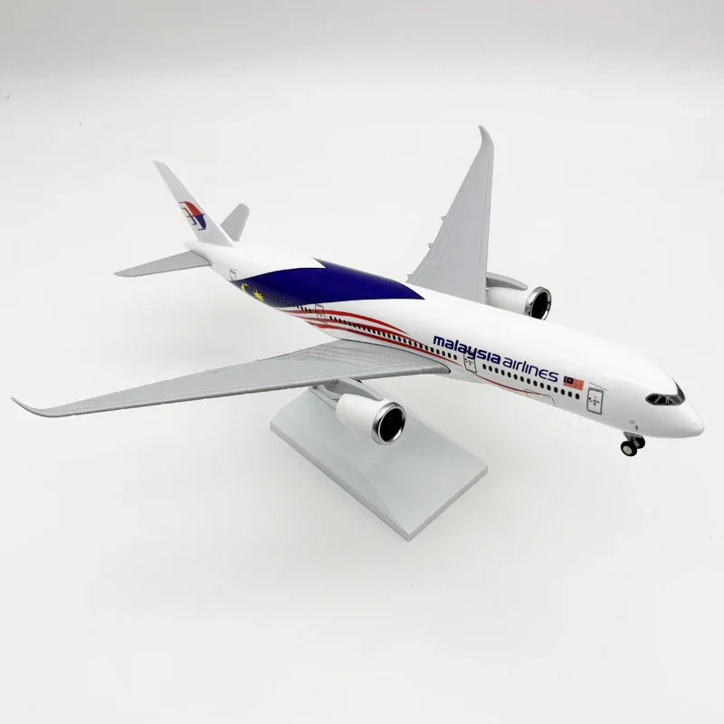 Malaysia Airlines Airbus A350 – 30 cm / 11.8 in – Solid Resin Desktop Display Model - Image 3