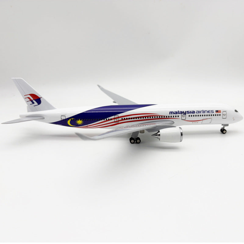 Malaysia Airlines Airbus A350 – 30 cm / 11.8 in – Solid Resin Desktop Display Model