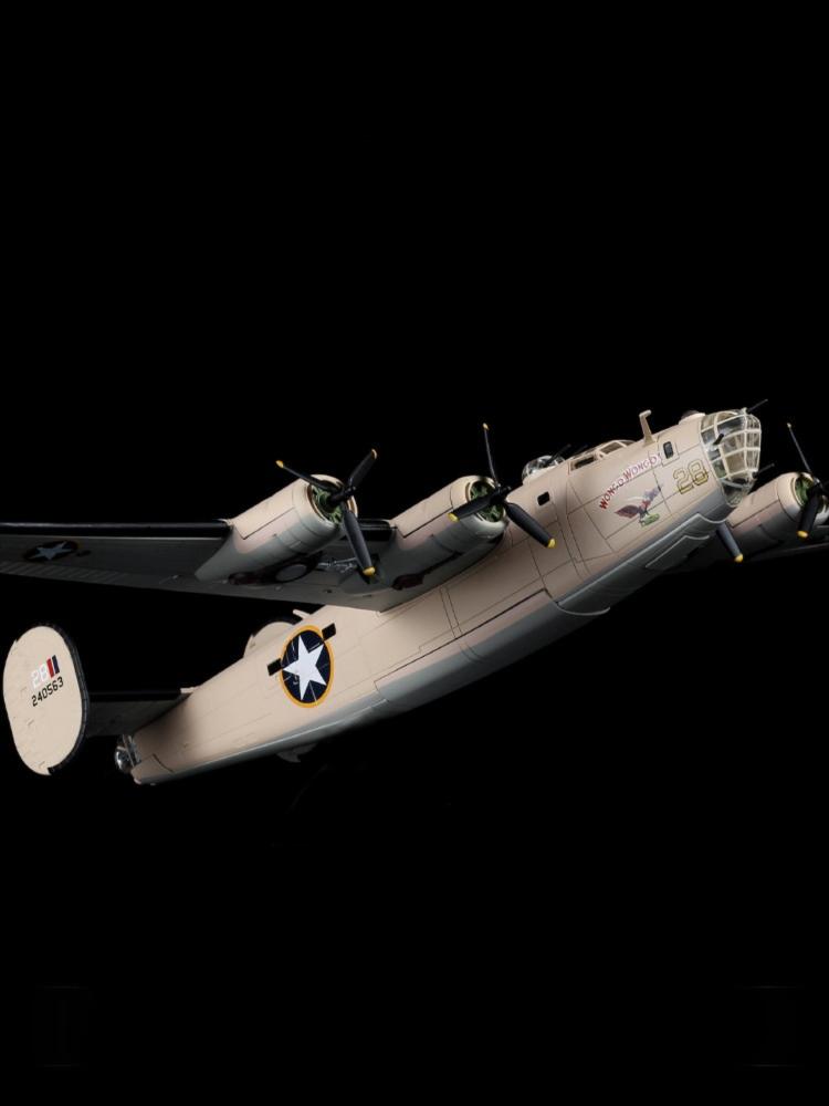 WWII U.S. Army Air Forces B-24D Liberator Heavy Bomber 1:72 – 29 cm / 11.4 in – Premium Diecast Zinc Alloy Military Model  HTML - Gallery 4