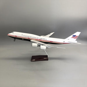 Air Force One Boeing 747-8 (VC-25B) 1:150 Scale Model Airplane – New Presidential Livery (47cm / 18.5")