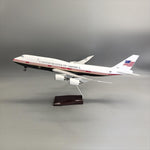 Air Force One Boeing 747-8 (VC-25B) 1:150 Scale Model Airplane – New Presidential Livery (47cm / 18.5") - Thumbnail 1