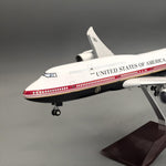 Air Force One Boeing 747-8 (VC-25B) 1:150 Scale Model Airplane – New Presidential Livery (47cm / 18.5") - Thumbnail 4