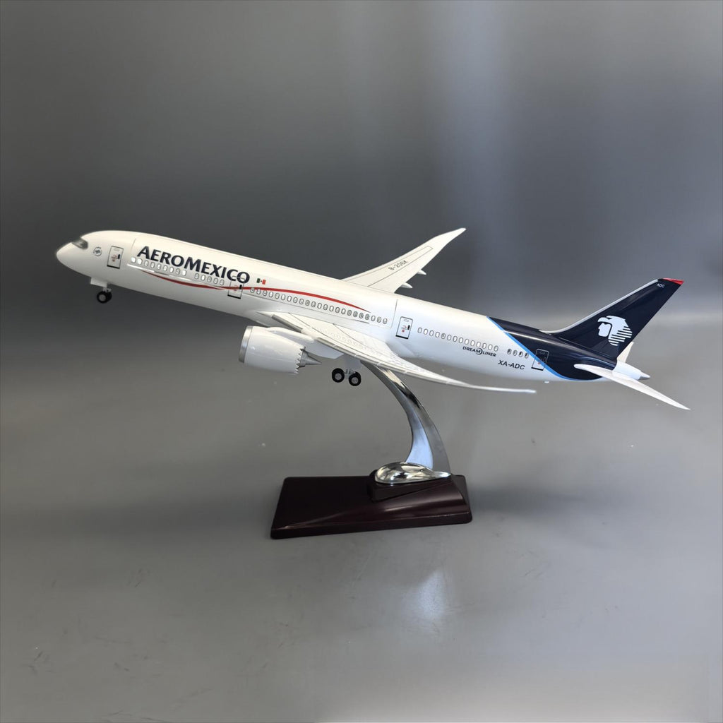 Aeroméxico Boeing 787-9 Dreamliner – 42 cm / 16.5 in – Openable Hatch Cover LED Display Model