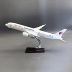 China Eastern Airlines Boeing 787-9 Dreamliner – 42 cm / 16.5 in – Opening Cabin Interior