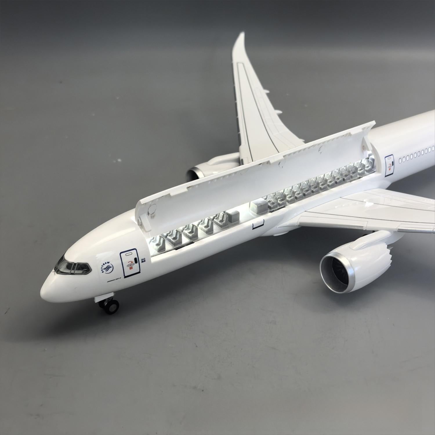 China Eastern Airlines Boeing 787-9 Dreamliner – 42 cm / 16.5 in – Interior de cabina abrible - Gallery 4