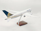 B787-9 United Airlines – Scale 1:130 (43 cm / 16.9 in)