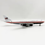 Boeing 747-200 New Air Force One Airplane Model — 1:200 Scale | 30cm / 11.8"