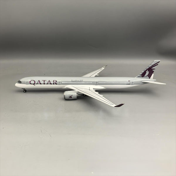 Qatar Airways Airbus A350-1000 Airplane Model — 1:157 Scale | 47cm / 18.5"