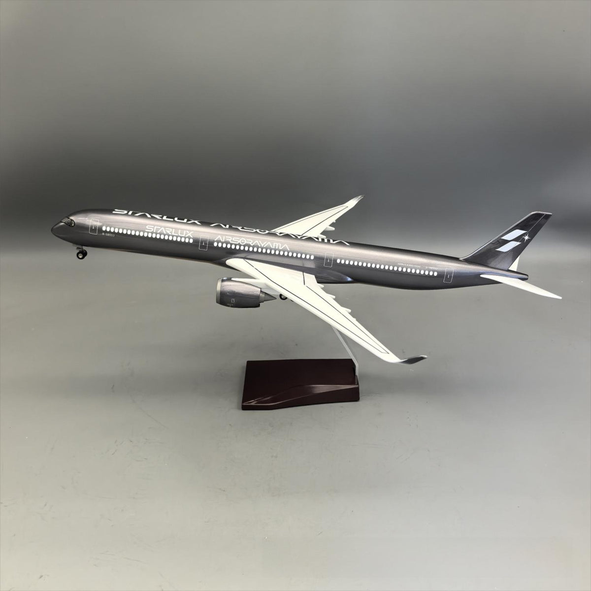 STARLUX Airlines Airbus A350-1000 "Empty Mountain Silver" Airplane Model — 1:157 Scale | 47cm / 18.5"