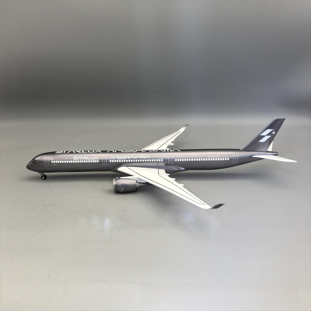 STARLUX Airlines Airbus A350-1000 "Empty Mountain Silver" Airplane Model — 1:157 Scale | 47cm / 18.5"