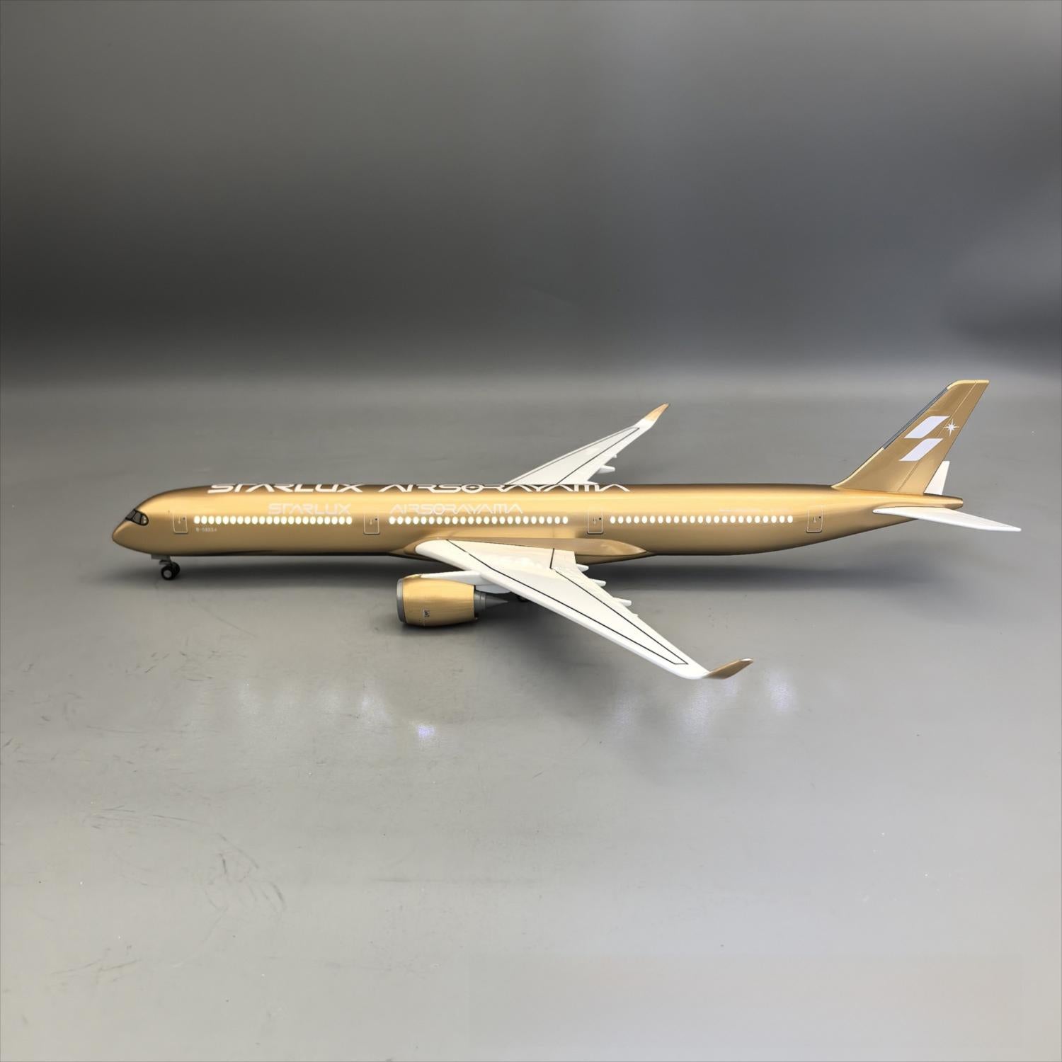 STARLUX Airlines Airbus A350-1000 "Empty Mountain Gold" Airplane Model — 1:157 Scale | 47cm / 18.5" - Gallery 2