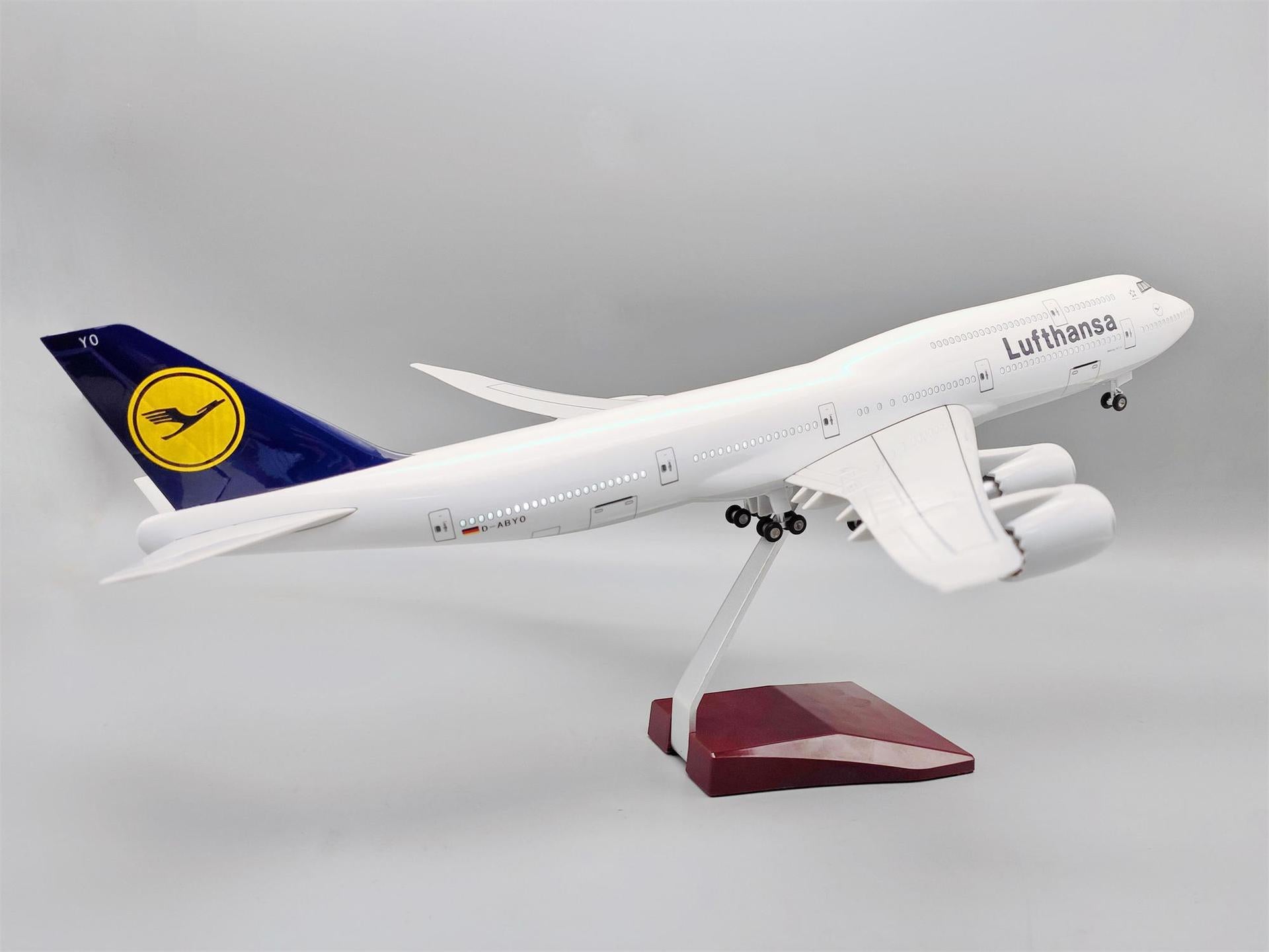 B747 Lufthansa- Scale 1/150 - 47cm - 18.5 in