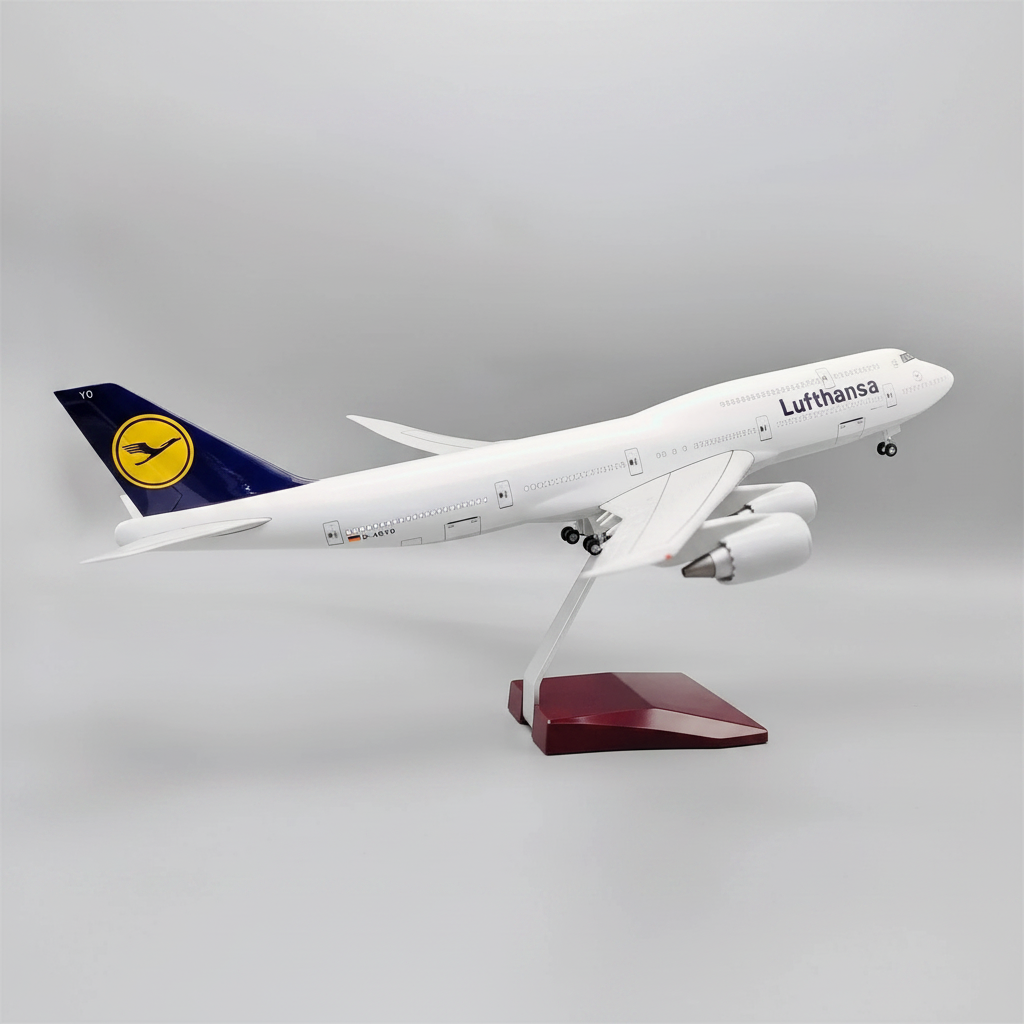 B747 Lufthansa- Scale 1/150 - 47cm - 18.5 in