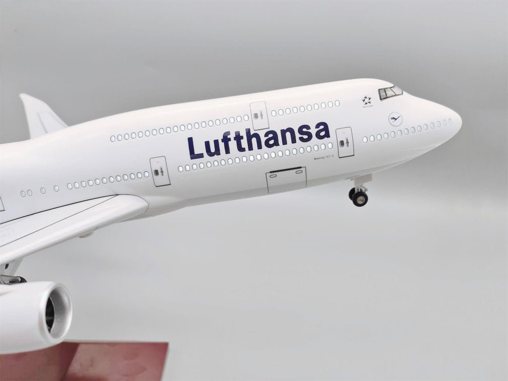 B747 Lufthansa - Escala 1/150 - 47 cm - 18,5 pulgadas 