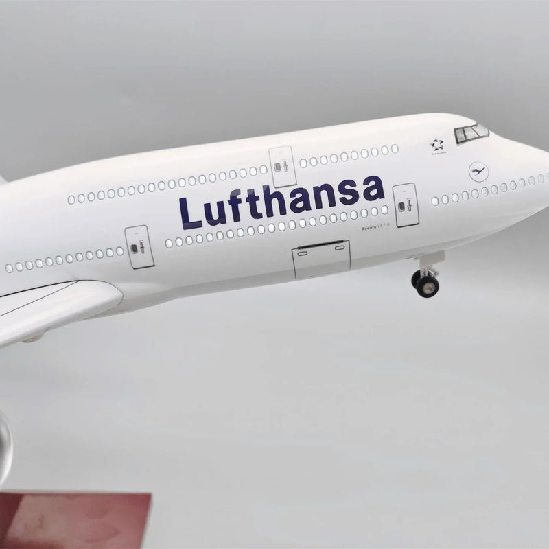 B747 Lufthansa- Scale 1/150 - 47cm - 18.5 in - Image 4