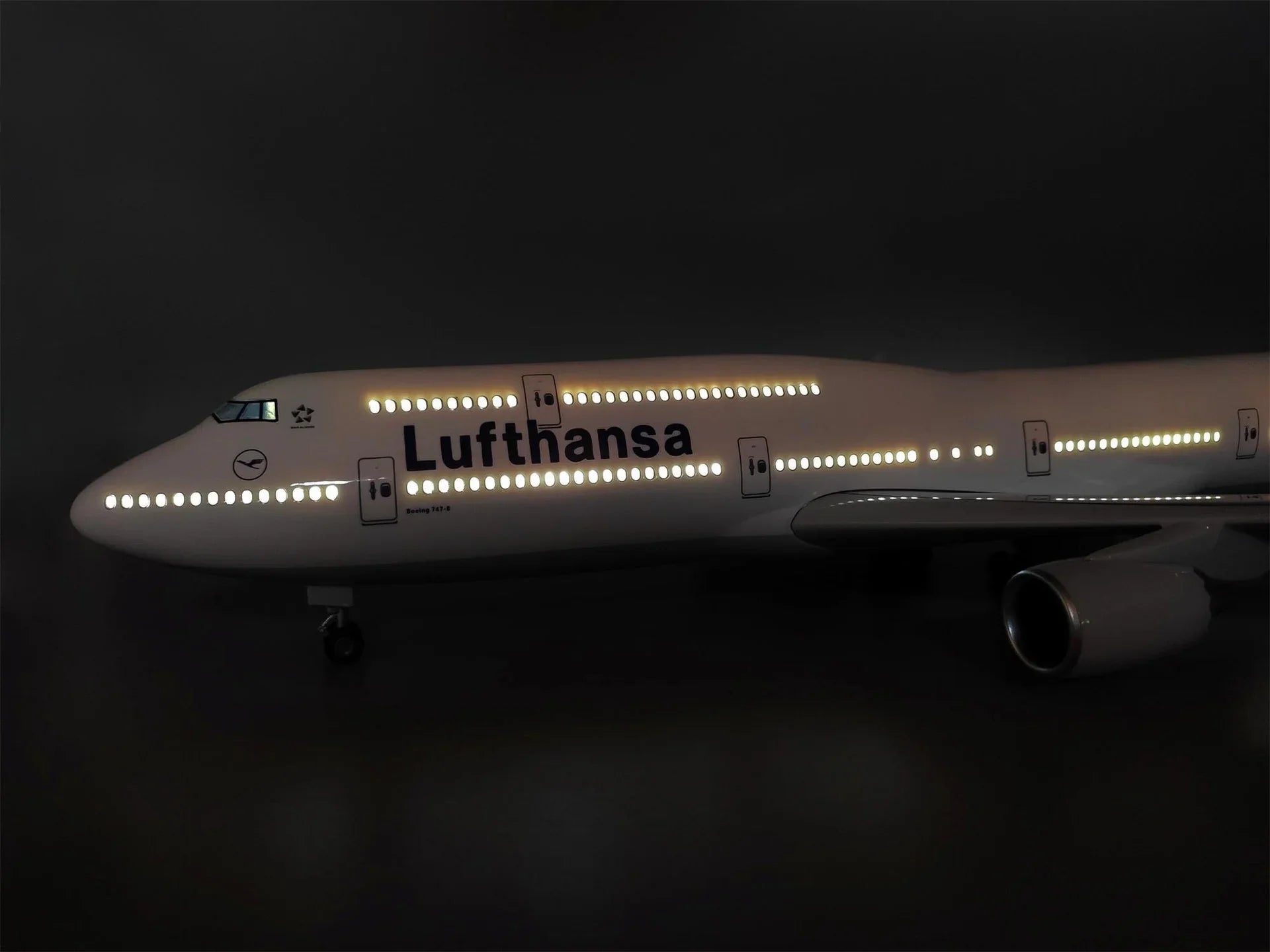 B747 Lufthansa- Scale 1/150 - 47cm - 18.5 in - Gallery 5