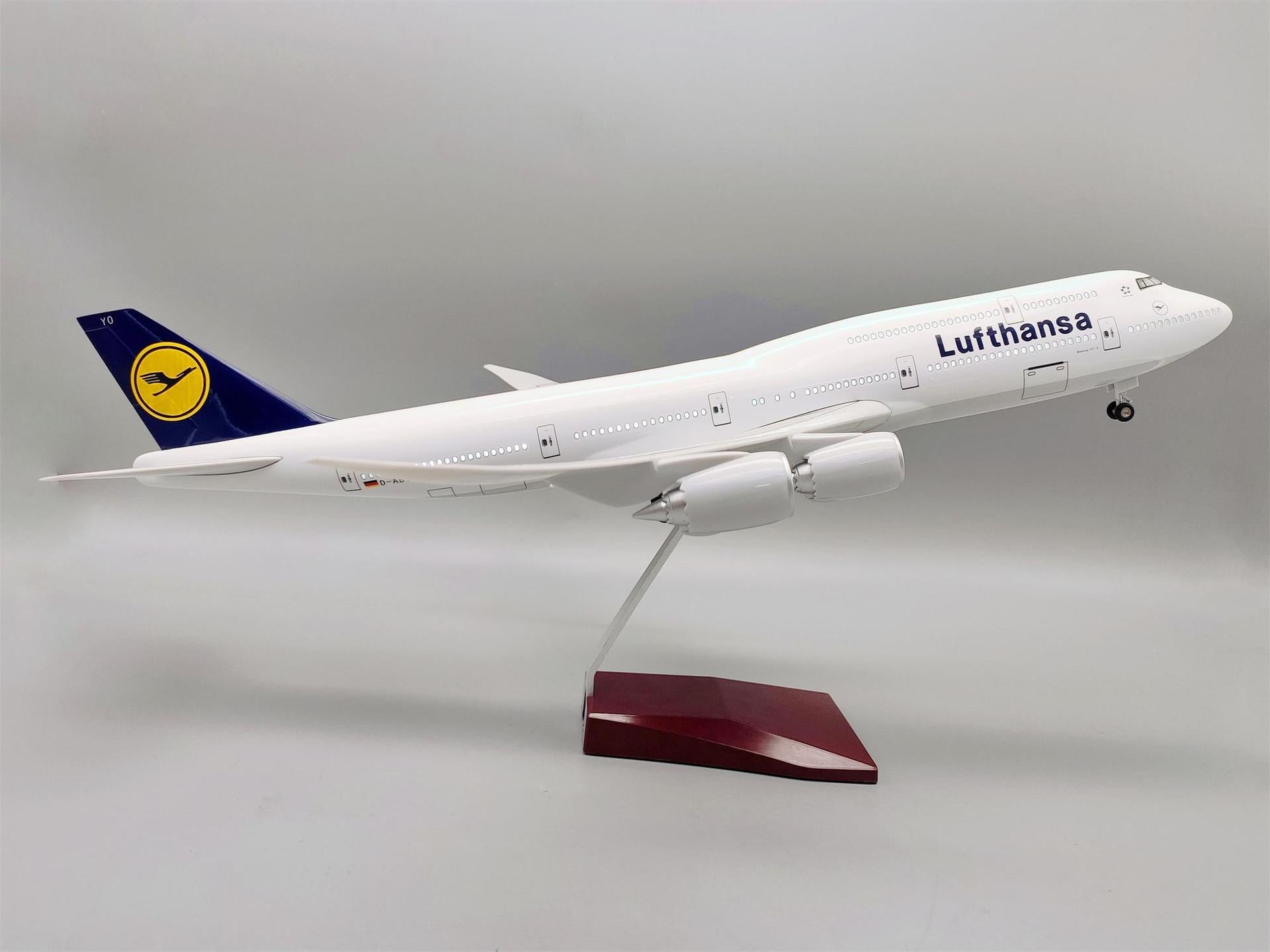 B747 Lufthansa - Escala 1/150 - 47 cm - 18,5 pulgadas 