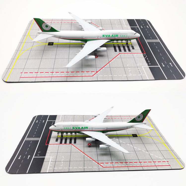 Silicone Runway Mat – 30×20 cm (11.8 × 7.87 in)