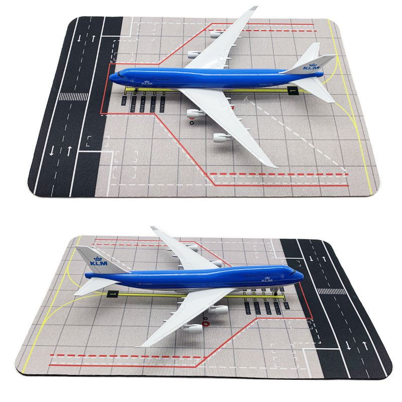 Silicone Runway Mat – 30×20 cm (11.8 × 7.87 in)