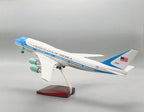 Boeing 747 Air Force One 1:150 – 47 cm / 18.5 in – LED Lights