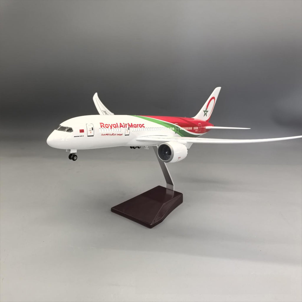 Royal Air Maroc Boeing 787-8 Dreamliner 1:130 – 43 cm / 16.9 in – LED Lights