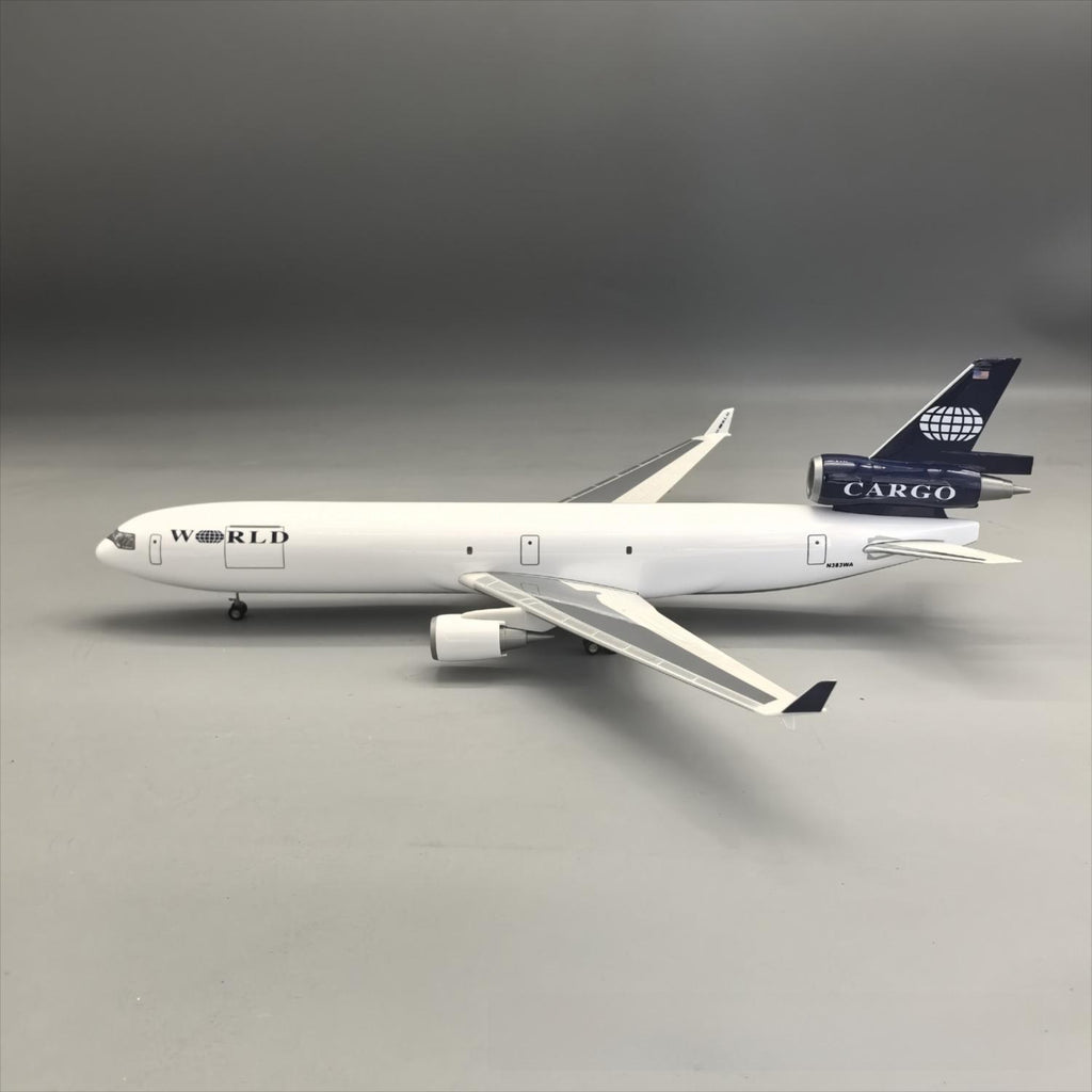 World Airways Cargo MD-11F 1:130 – 47 cm / 18.5 in