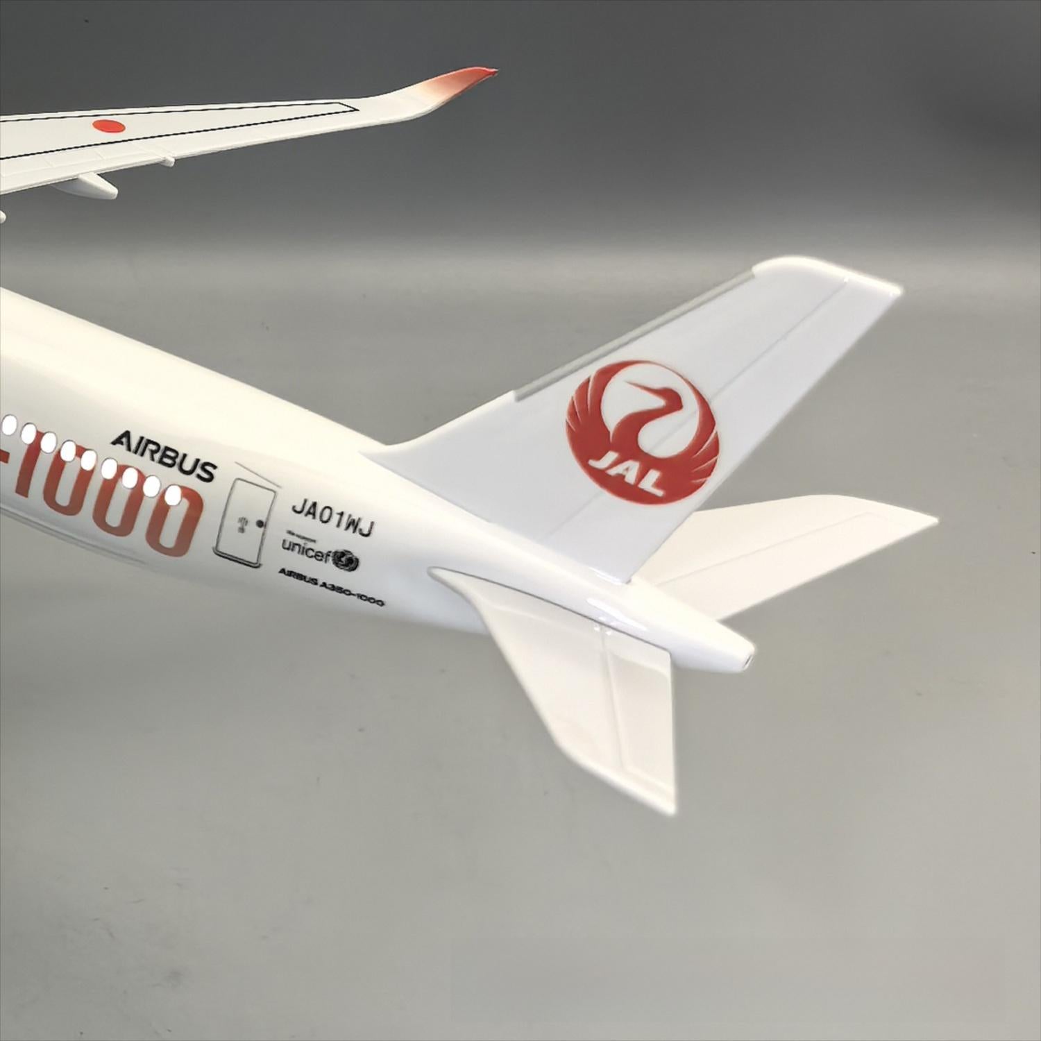 Japan Airlines Airbus A350-1000 – 47 cm / 18.5 in – Synthetic Resin Desktop Display Model - Gallery 5