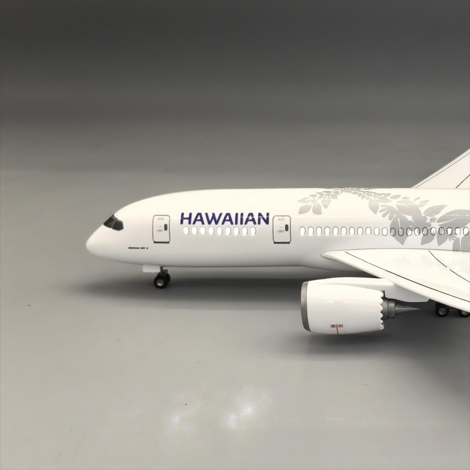 Hawaiian Airlines Boeing 787-8 Dreamliner 1:130 – 43 cm / 16.9 in – LED Lights