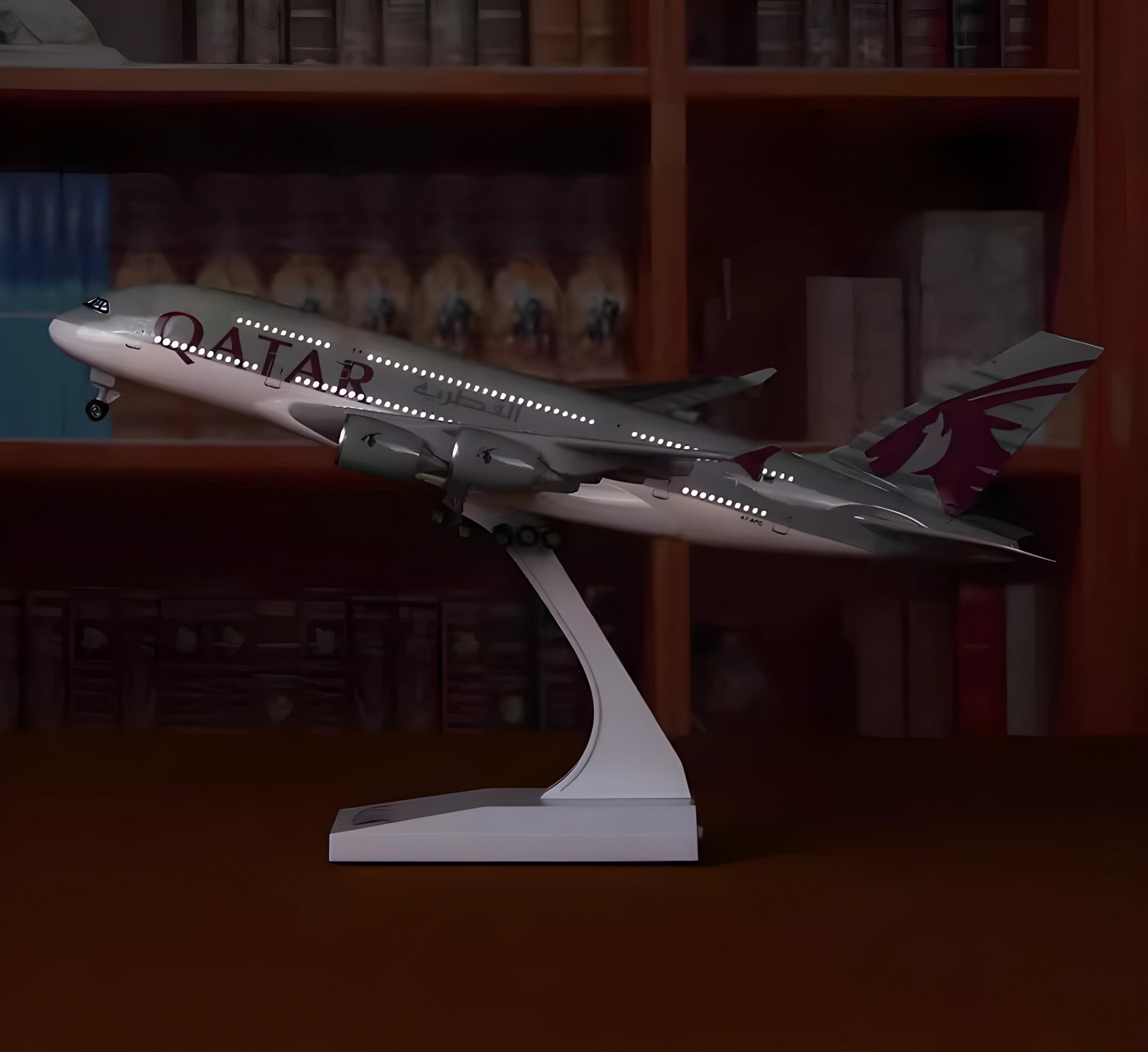 A380 Qatar- 30cm - 11.8in - LED & Sound - Airplane Model