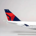 Boeing 747 Delta 1:150 – 47 cm / 18.5 in – LED Lights