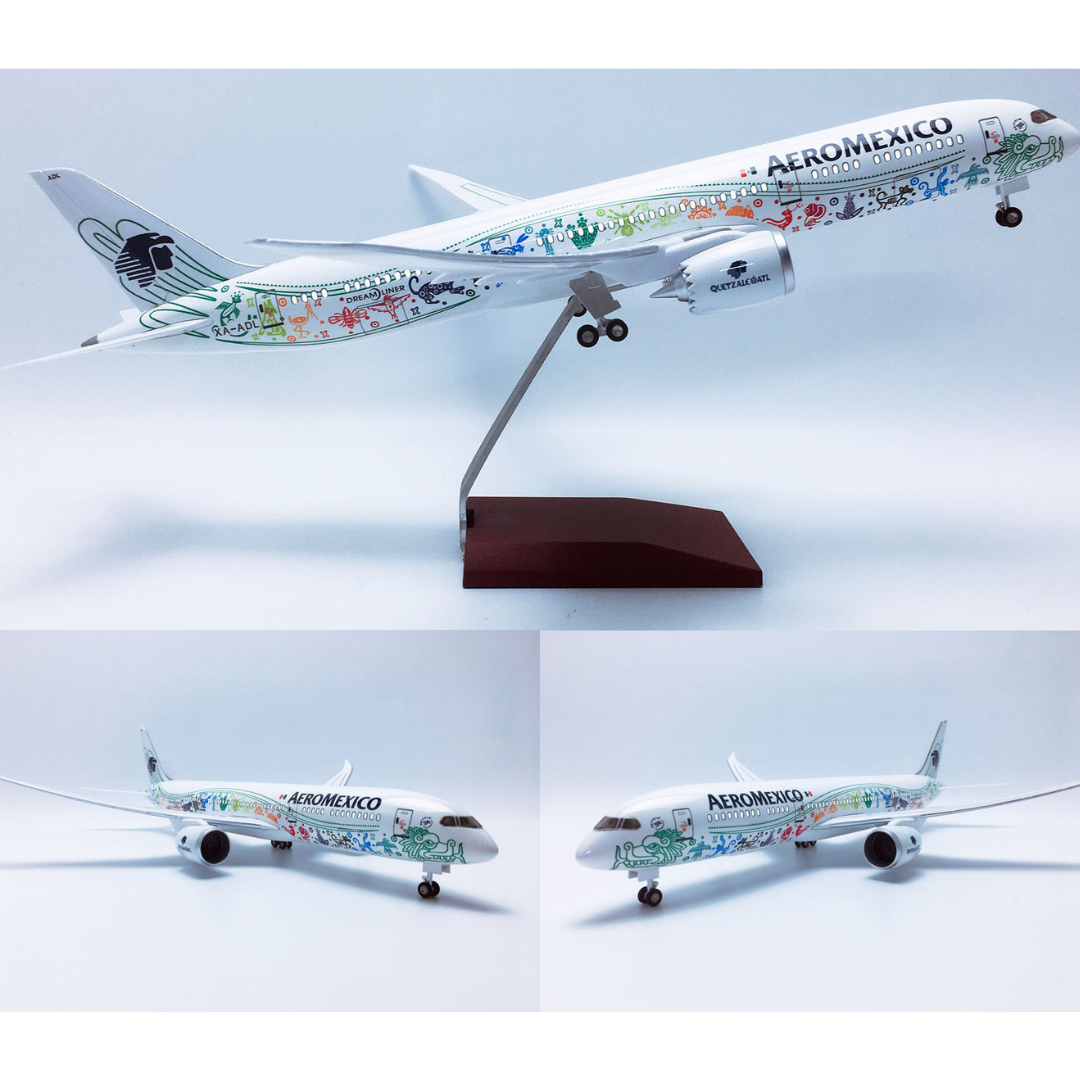 Boeing 787-9 Aeroméxico "Quetzalcóatl" – Scale 1:130 (43 cm / 16.9 in)