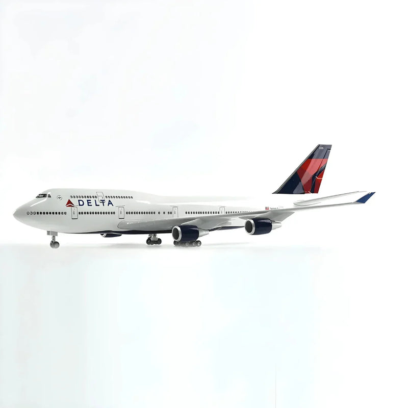 Boeing 747 Delta 1:150 – 47 cm / 18.5 in – LED Lights - Image 3