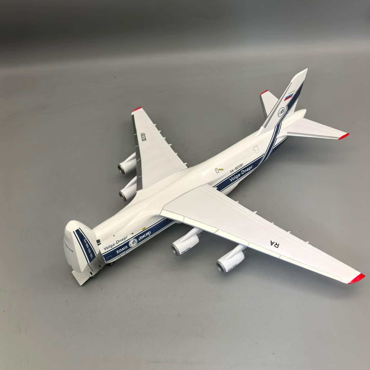 Antonov An-124 Volga-Dnepr Heavy Cargo – 1:165 Scale Model