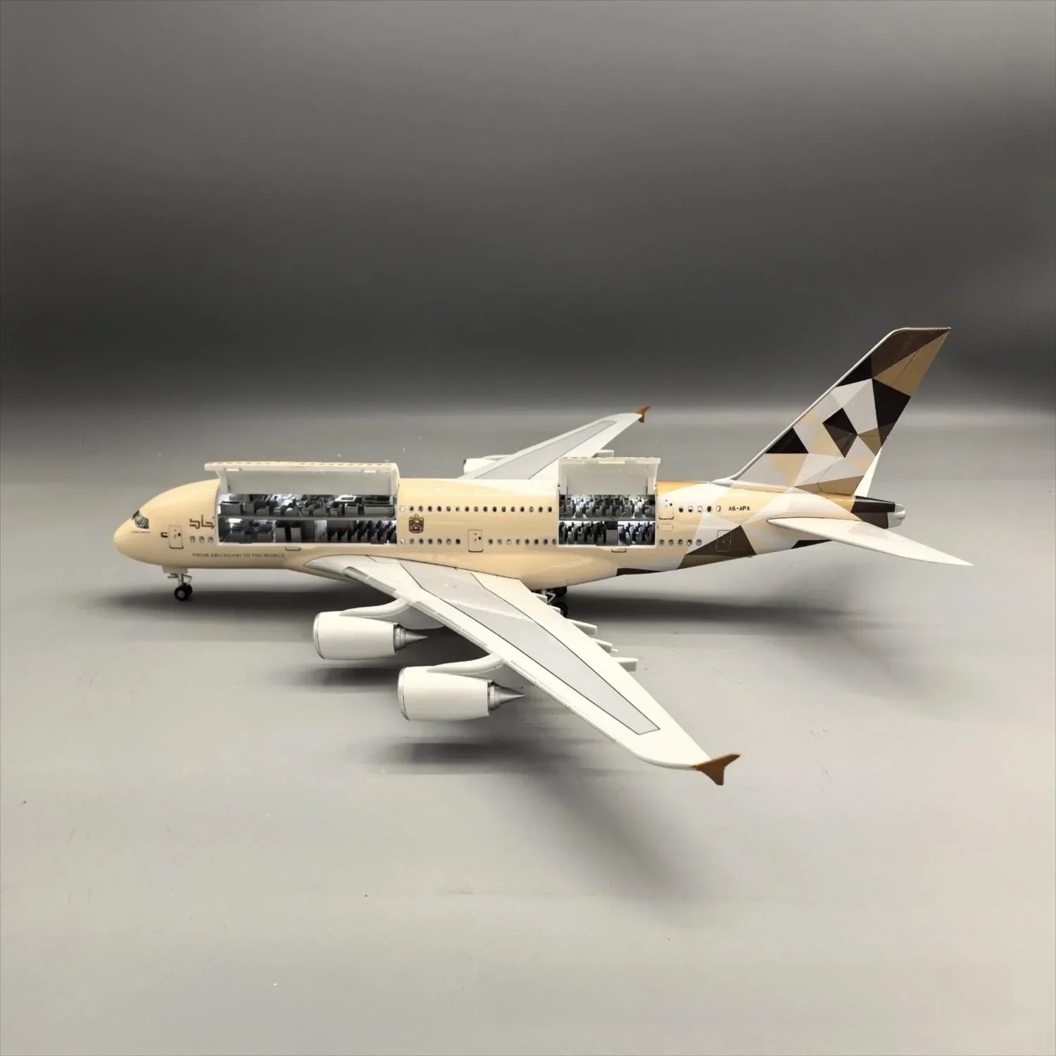 Etihad Airways Airbus A380 1:160 – 45.5 cm / 17.9 in – Opening Cabin Interior - Gallery 11