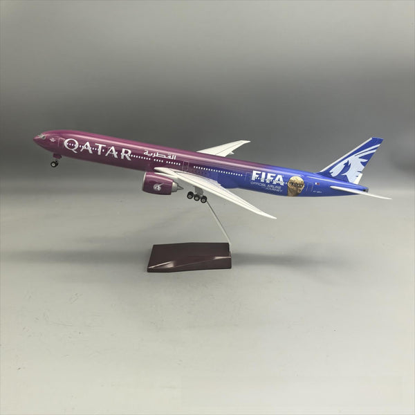 Qatar Airways Boeing 777-300ER "FIFA World Cup" – 47 cm / 18.5 in – Voice-Activated LED Display Model