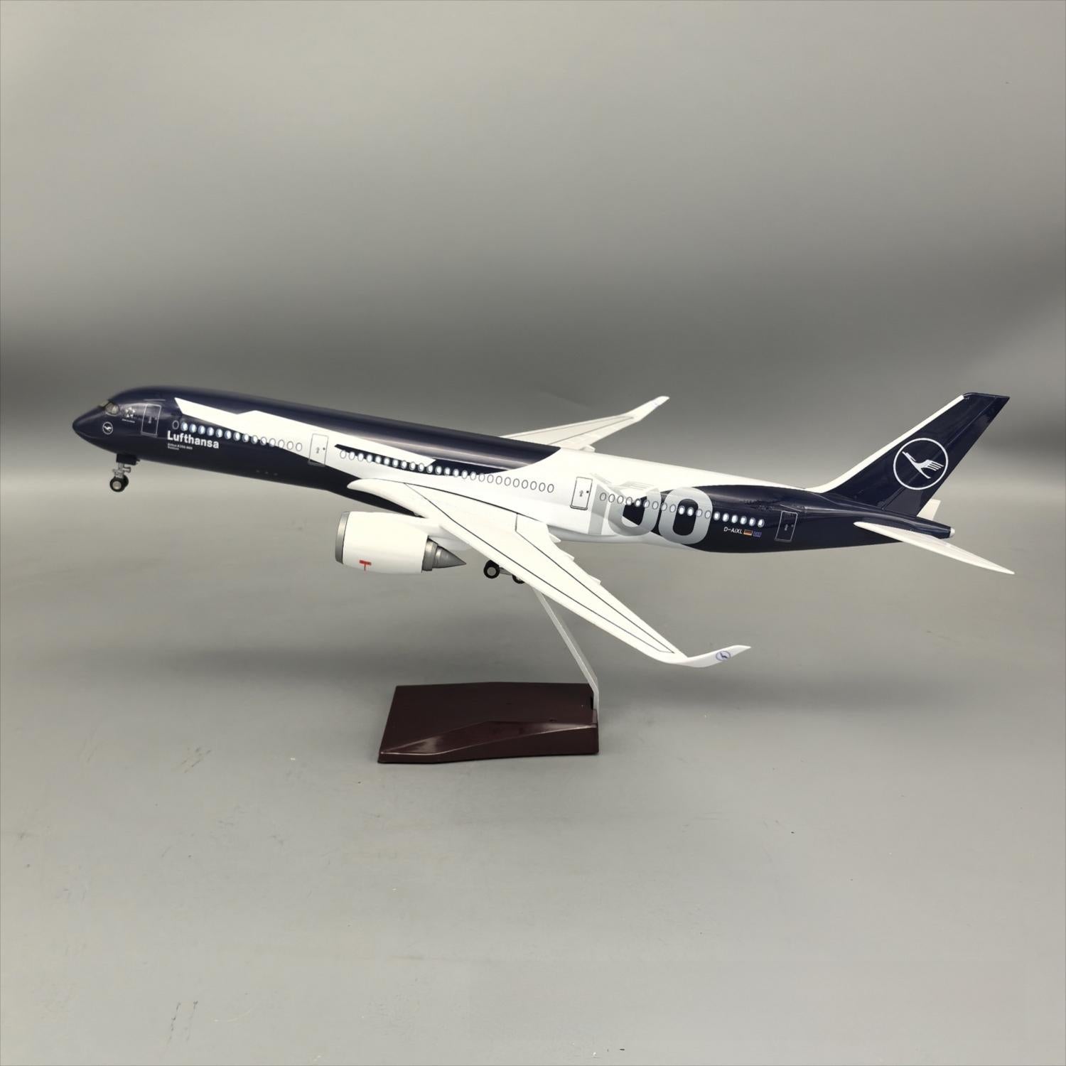 Lufthansa Airbus A350-900 "Centennial 1926–2026" – 47 cm / 18.5 in – Voice-Activated LED Display Model