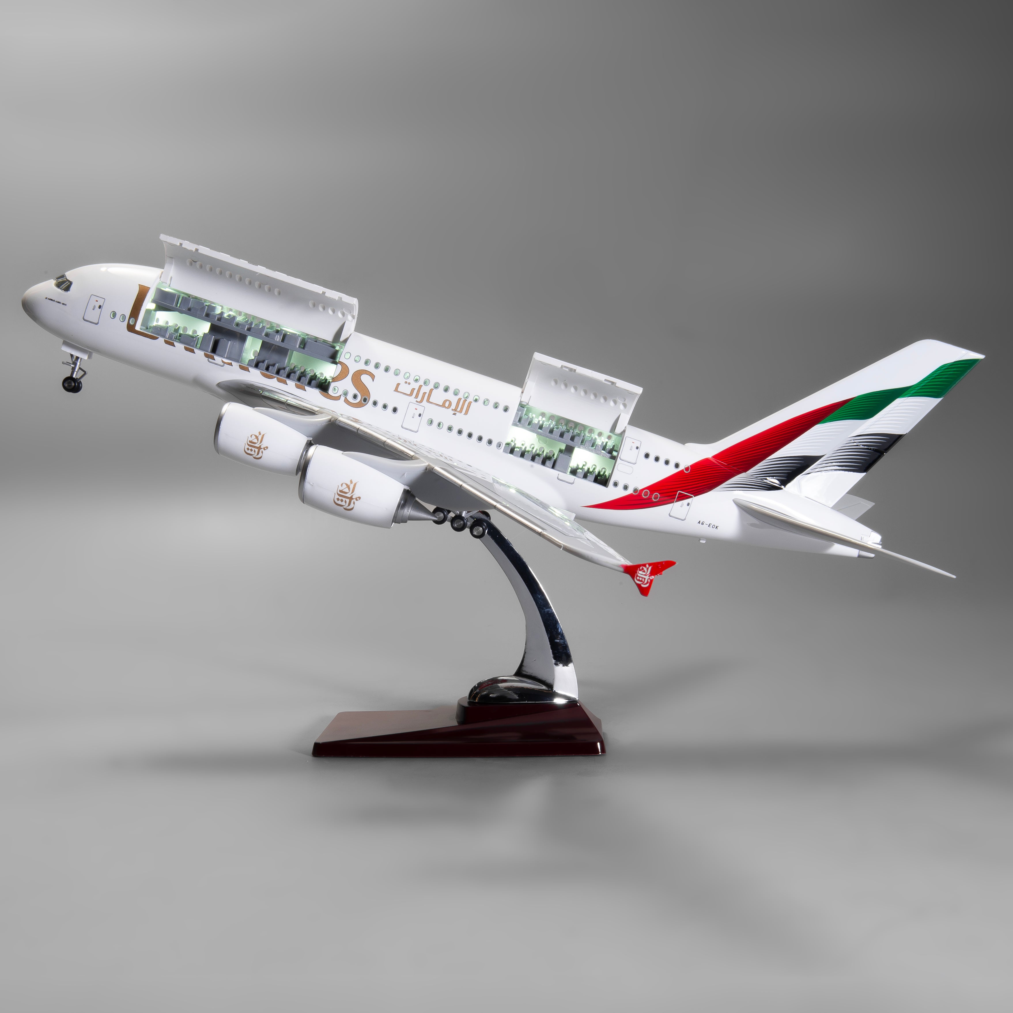 Airbus A380 Emirates 1:160 – 47 cm / 18.5 in – Opening Interior