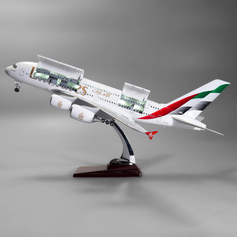 Airbus A380 Emirates 1:160 – 47 cm / 18.5 in – Opening Interior - Image 5
