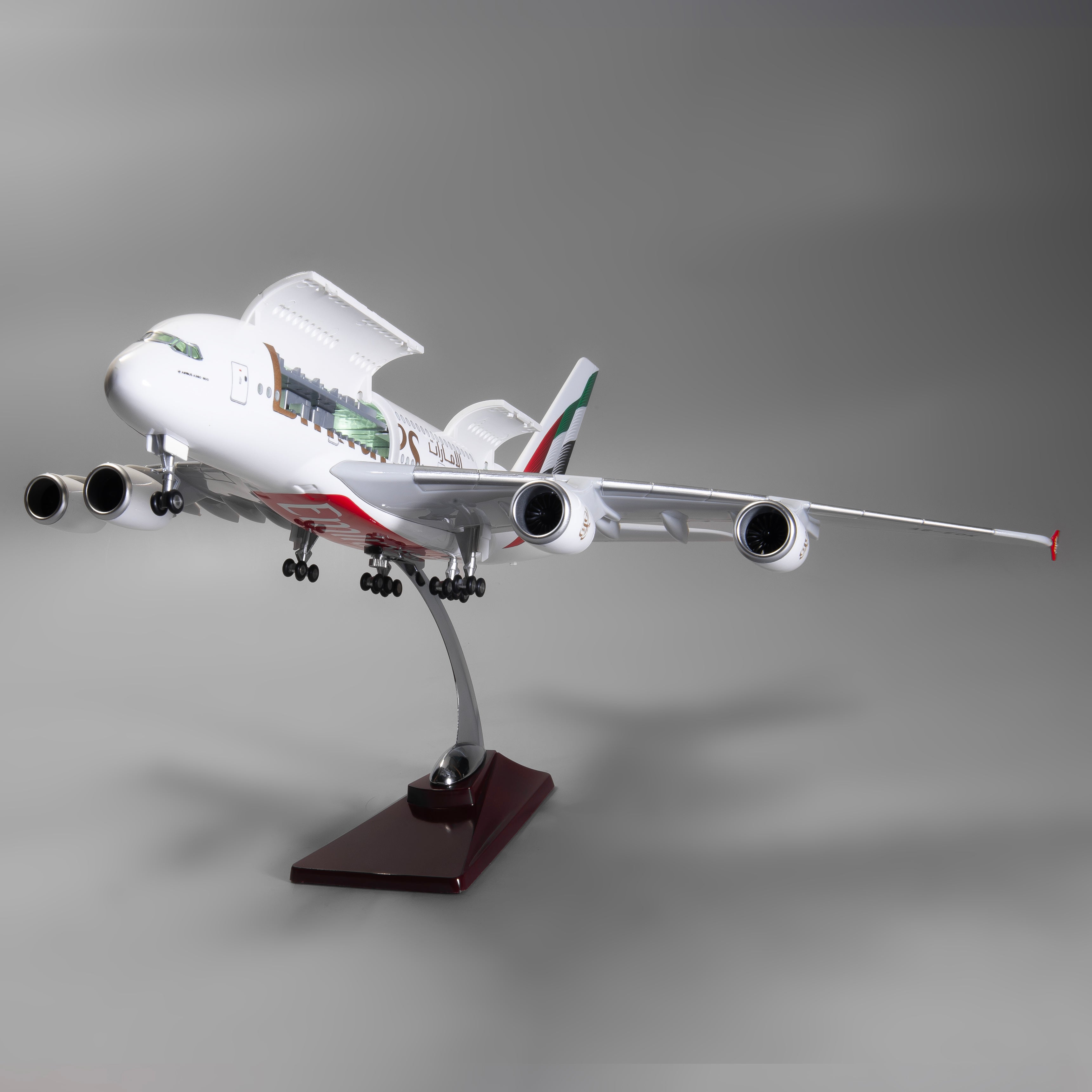 Airbus A380 Emirates 1:160 – 47 cm / 18.5 in – Opening Interior
