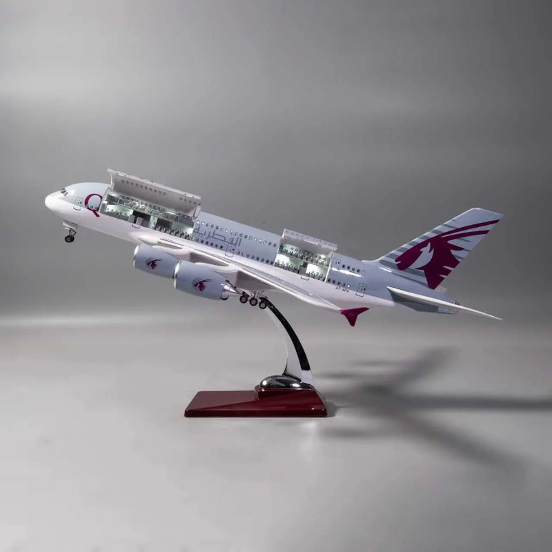 Airbus A380 Qatar 1:160 – 47 cm / 18.5 in – Opening Interior - Image 1