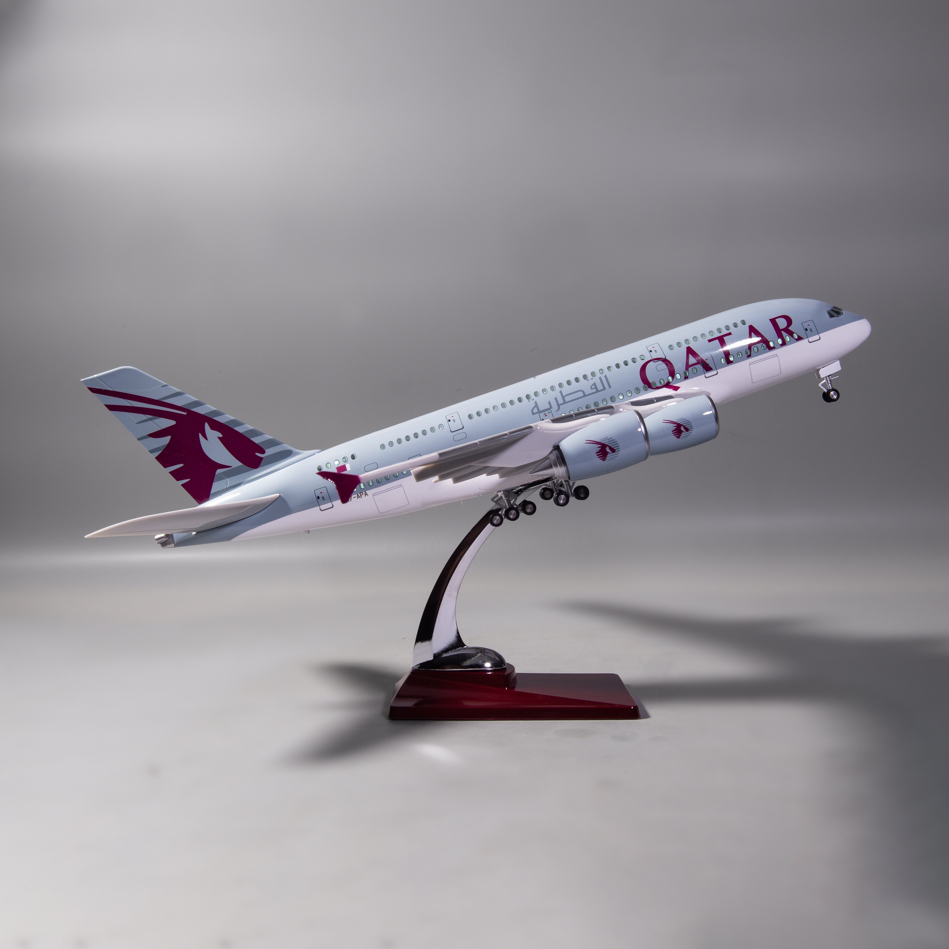 Airbus A380 Qatar Model - Opening Interior - 1:160 Scale - 18.5"/47cm