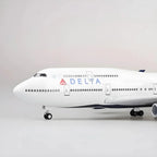 Boeing 747 Delta 1:150 – 47 cm / 18.5 in – LED Lights